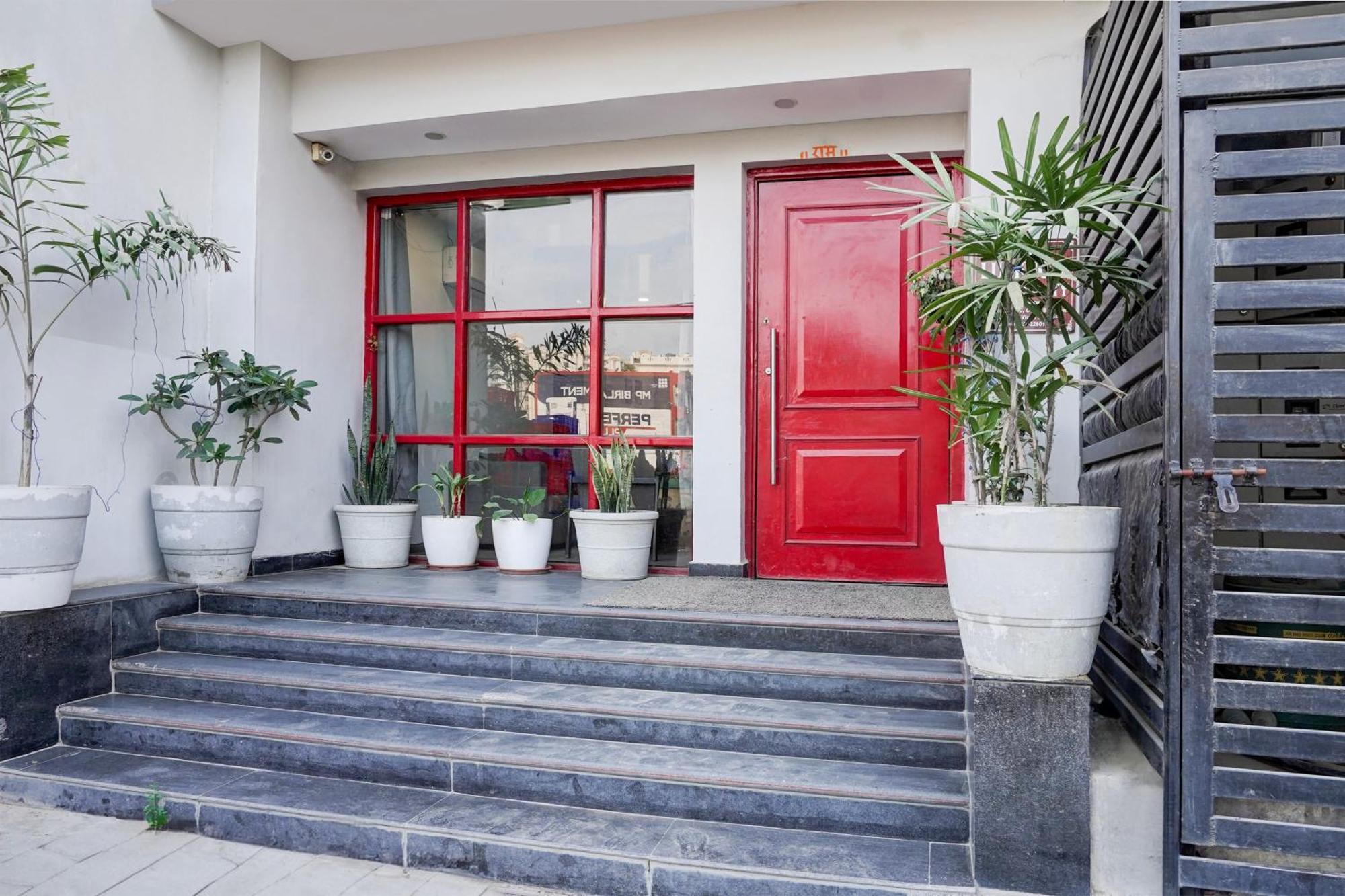 Super Townhouse Gomti Nagar Sector 6 Near Ekana Stadium Lucknow Exteriör bild
