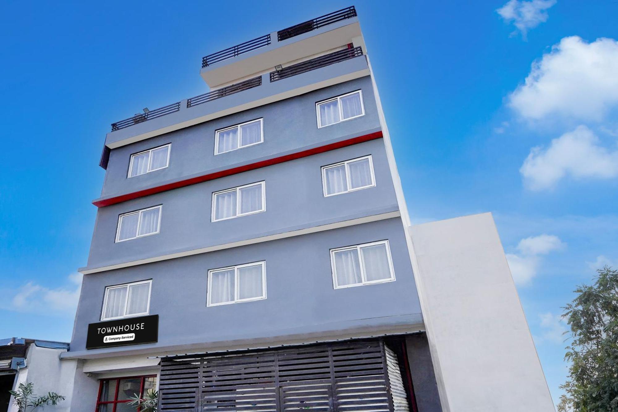 Super Townhouse Gomti Nagar Sector 6 Near Ekana Stadium Lucknow Exteriör bild